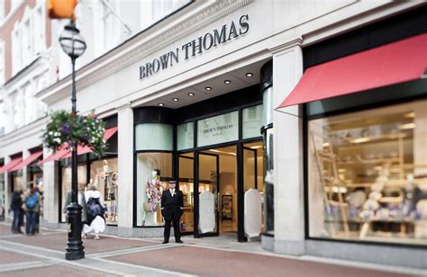 brown thomas blanchardstown opening hours.